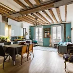 Veeve - Artistic Excellence In The Marais