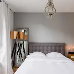 Veeve - Artistic Excellence In The Marais